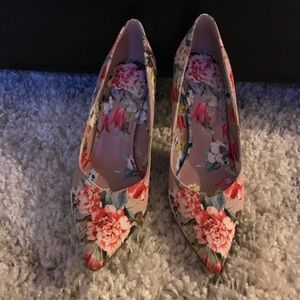 Floral pumps - worn once!